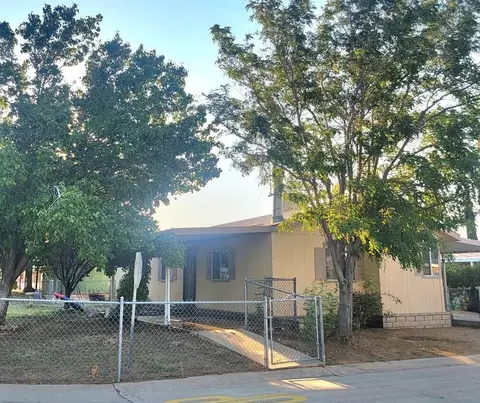 1030 Avenue S E #SPC 37, Palmdale, CA 93550