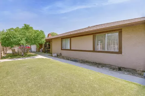 Exterior - 40704 163rd St E, Lancaster, CA 93535 photo 4 of 10