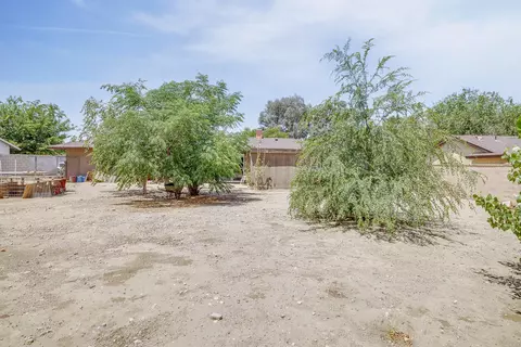 Exterior - 40704 163rd St E, Lancaster, CA 93535 photo 8 of 10