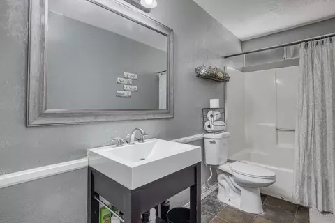 Bath - 40704 163rd St E, Lancaster, CA 93535 photo 2 of 3