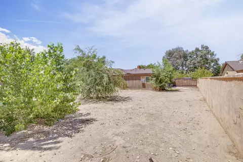 Exterior - 40704 163rd St E, Lancaster, CA 93535 photo 7 of 10