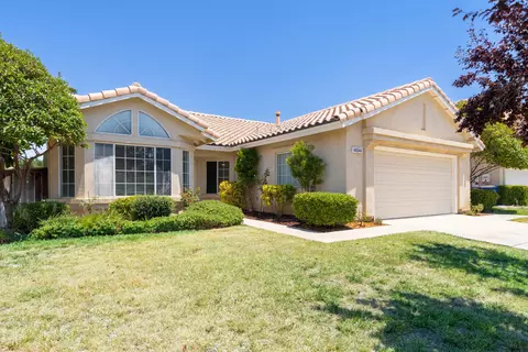 44544 Sandhurst Ln, Lancaster, CA 93536