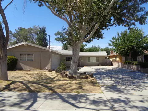 1151 Ave J8 W, Lancaster, CA 93534