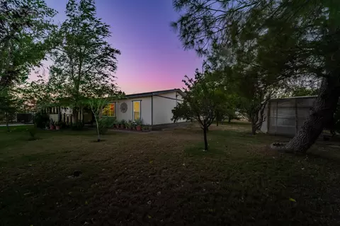 Exterior - 7829 W Avenue E14 W, Lancaster, CA 93536 photo 5 of 13
