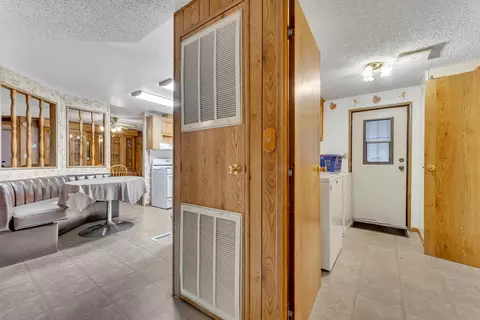 Entry Way - 7829 W Avenue E14 W, Lancaster, CA 93536 photo 2 of 2
