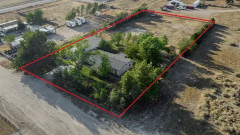 View/Area - 7829 W Avenue E14 W, Lancaster, CA 93536 photo 1 of 6
