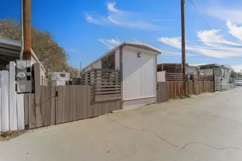 6150 T Ave E #SPC 27, Palmdale, CA 93552 photo 2