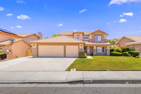 4348 Sungate Dr, Palmdale, CA 93551