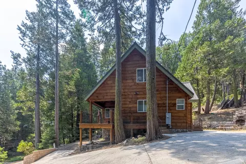 11809 Pine Dr, Wofford Heights, CA 93285