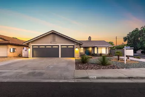 2038 Comstock Ct, Palmdale, CA 93551