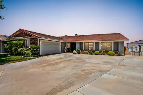 43326 Vista Sierra Dr, Lancaster, CA 93536
