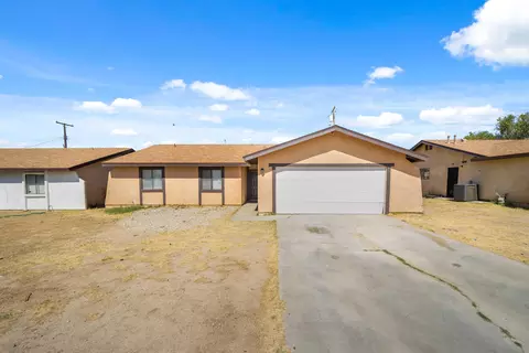 3379 Roxbury St, Rosamond, CA 93560