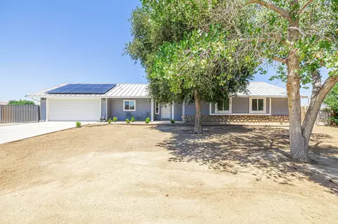 41133 176th St E, Lake Los Angeles, CA 93535