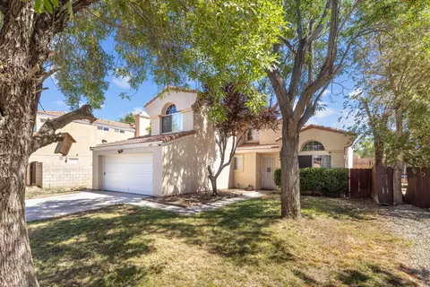 1008 Kildare St E, Lancaster, CA 93535 photo 2
