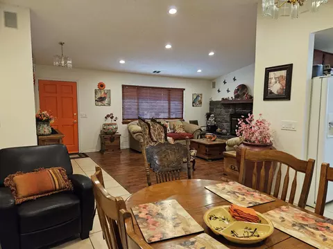Entry Way - 40176 179th St E, Palmdale, CA 93591 photo 1 of 3