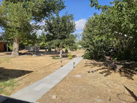 Exterior - 40176 179th St E, Palmdale, CA 93591 photo 2 of 13