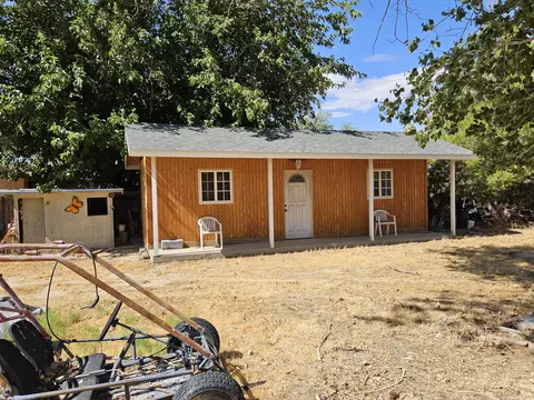 Exterior - 40176 179th St E, Palmdale, CA 93591 photo 3 of 13
