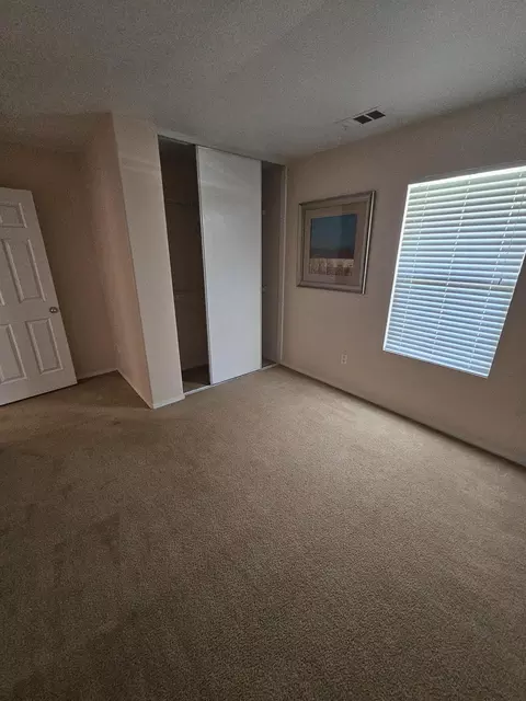 Bedroom - 913 Laura Ln, Tehachapi, CA 93561 photo 1 of 5