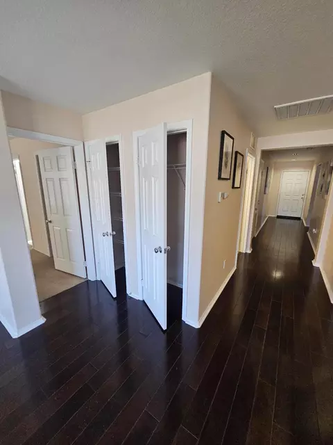 Entry Way - 913 Laura Ln, Tehachapi, CA 93561 photo 2 of 2