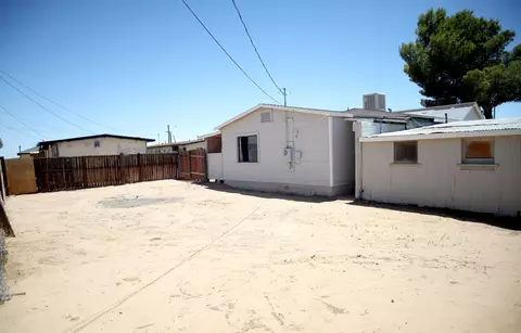 Exterior - 26979 Nichols St, Boron, CA 93516 photo 2 of 5
