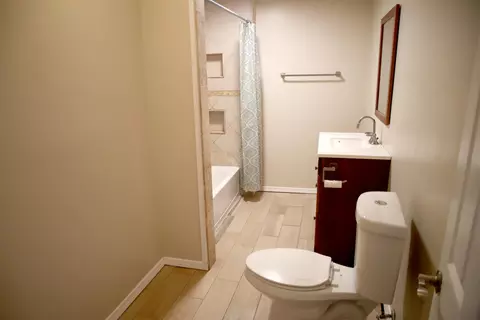 Bath - 26979 Nichols St, Boron, CA 93516 photo 1 of 3