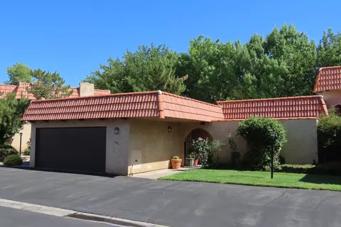 221 Joseph Ln, Palmdale, CA 93551