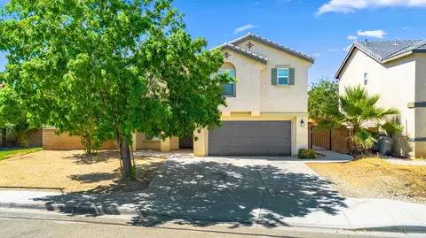 1842 Jenner St, Lancaster, CA 93535