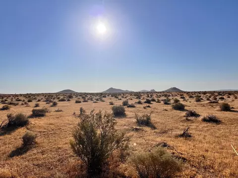 Fifth, Mojave, CA 93501 photo 10