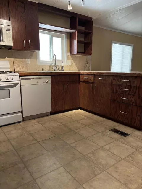 1030 Ave S E #21, Palmdale, CA 93550 photo 6