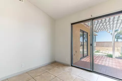 2523 Emerald Ln, Lancaster, CA 93535 photo 13