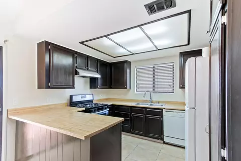 2523 Emerald Ln, Lancaster, CA 93535 photo 9