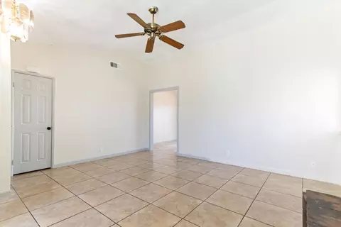 2523 Emerald Ln, Lancaster, CA 93535 photo 8
