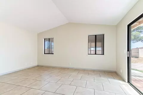 2523 Emerald Ln, Lancaster, CA 93535 photo 14