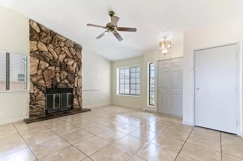 2523 Emerald Ln, Lancaster, CA 93535 photo 4
