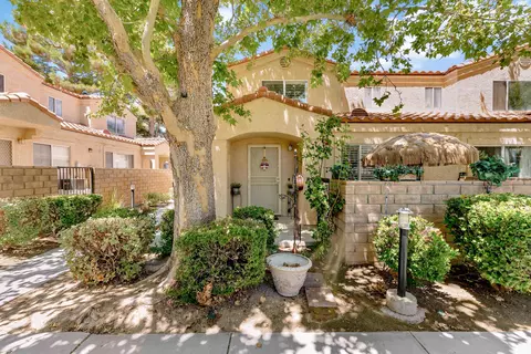 43467 30th St W #4, Lancaster, CA 93536