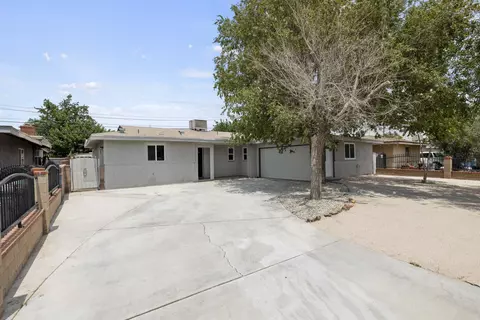 137 Ave J 8 E, Lancaster, CA 93535