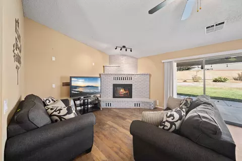 Living - 43014 Ed Halley Pl, Lancaster, CA 93536 photo 2 of 2