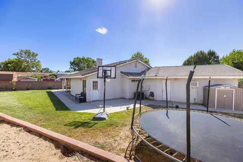 Exterior - 43014 Ed Halley Pl, Lancaster, CA 93536 photo 2 of 2