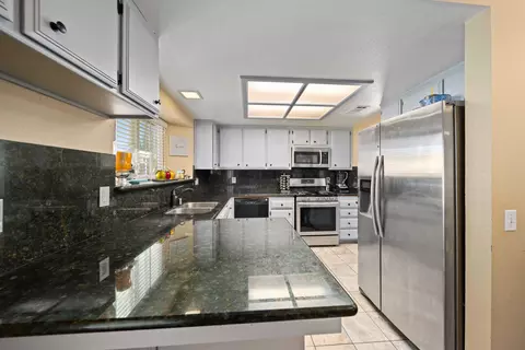 Kitchen - 43014 Ed Halley Pl, Lancaster, CA 93536 photo 1 of 1