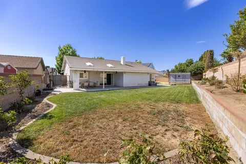 Exterior - 43014 Ed Halley Pl, Lancaster, CA 93536 photo 1 of 2