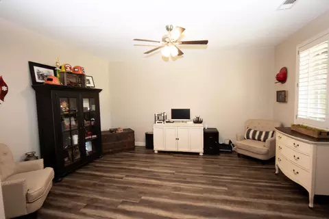 42508 Yew St, Lancaster, CA 93536 photo 7