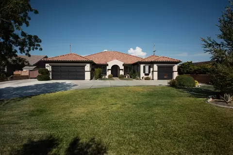 42508 Yew St, Lancaster, CA 93536