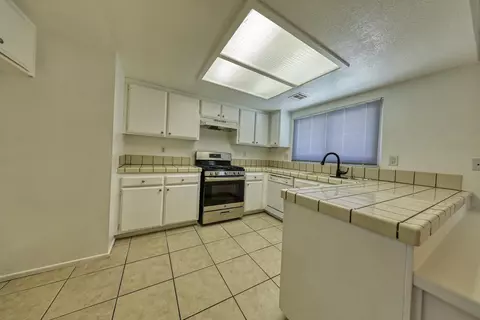 538 Ave J 9 E, Lancaster, CA 93535 photo 7