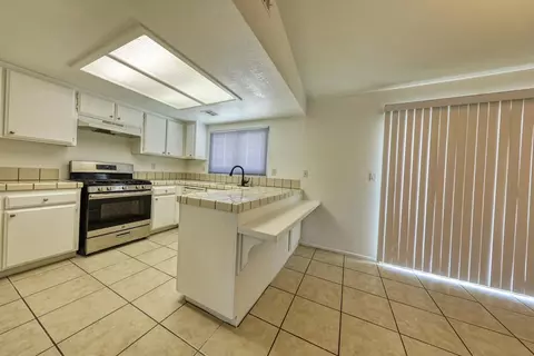 538 Ave J 9 E, Lancaster, CA 93535 photo 6