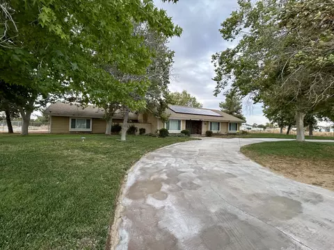 1751 Avenue O8 W, Palmdale, CA 93551