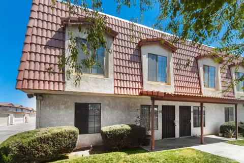 38550 22nd St E #19, Palmdale, CA 93550
