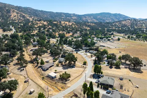 28201 Black Gold Way, Tehachapi, CA 93561 photo 27