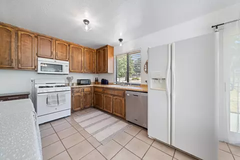 28201 Black Gold Way, Tehachapi, CA 93561 photo 13
