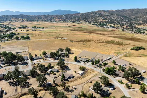 28201 Black Gold Way, Tehachapi, CA 93561 photo 26
