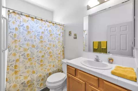 Bath - 3141 James Ct, Lancaster, CA 93535 photo 2 of 2